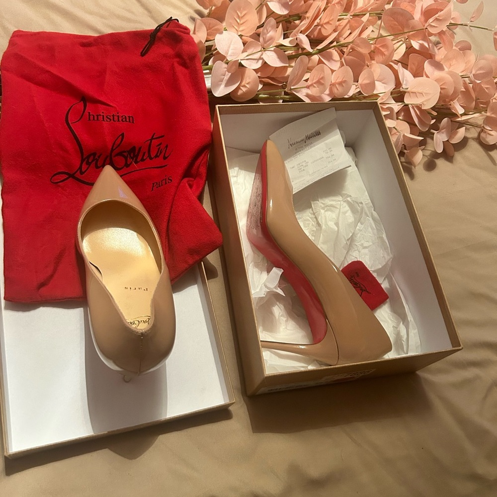 Pigalle Follies Pointed Toe Pump